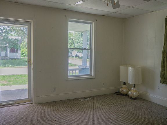 2nd image of 420 Halleck St