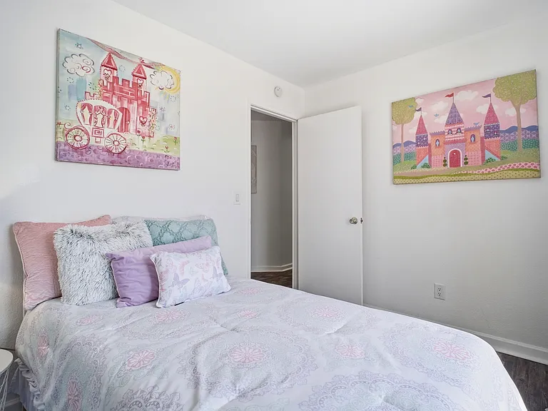263 Sandstone Dr — Photo 17