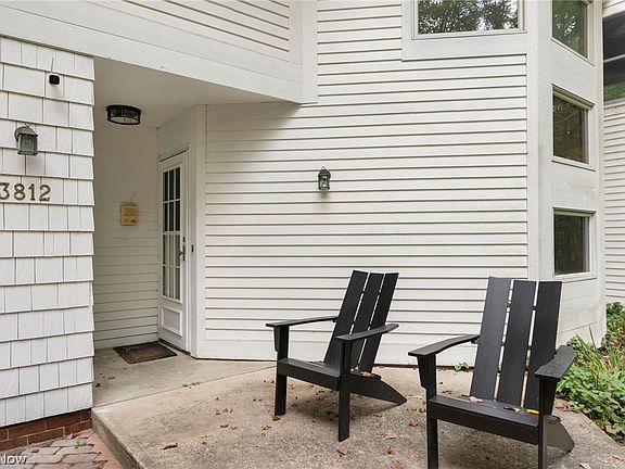 3rd image of 3812 Ellendale Rd