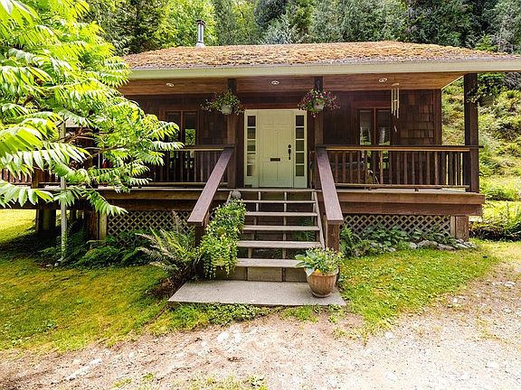 2nd image of 6084 N Lake Rd