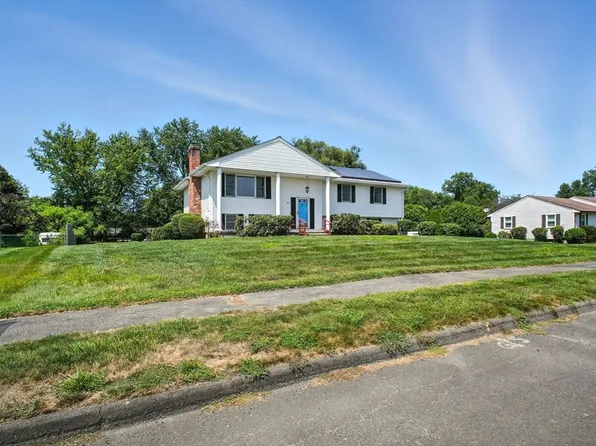 35 Danny Ln, Agawam, MA 01001