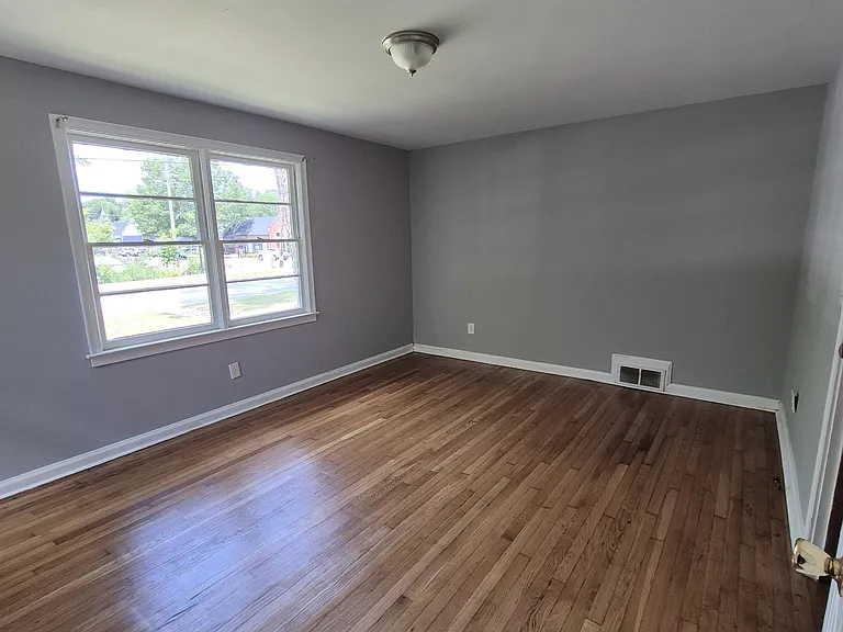 1908 Garrard St — Photo 12