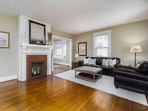 5th image of 2896 Romana Pl
