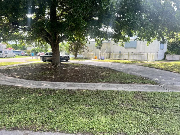 5385 Elaine Circle, West Palm Beach, FL 33417