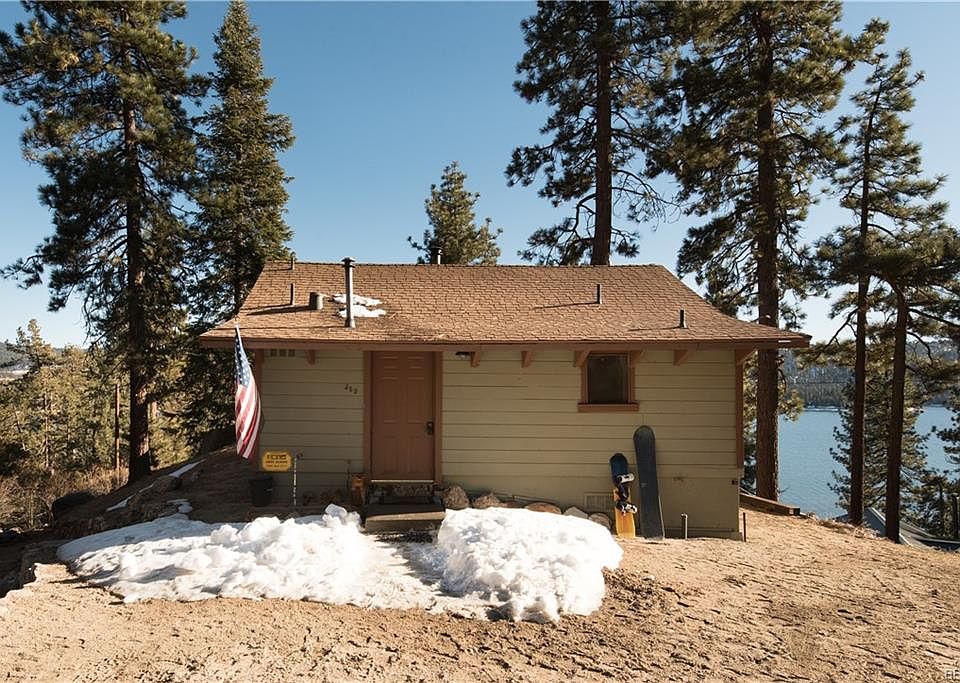 1st image of 389 Pine Hill Dr