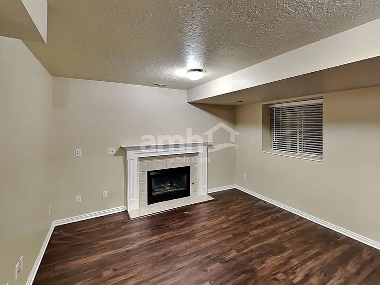 536 S 925 E — Photo 20