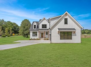 6021 Riverview Dr, Pegram, TN 37143