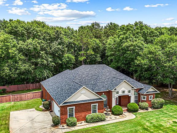 2nd image of 2022 Melrose Pl