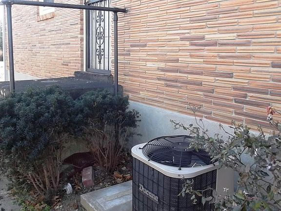 938 Southwestern Pkwy056