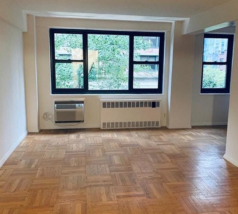2nd image of 250 E 39th St APT 4R
