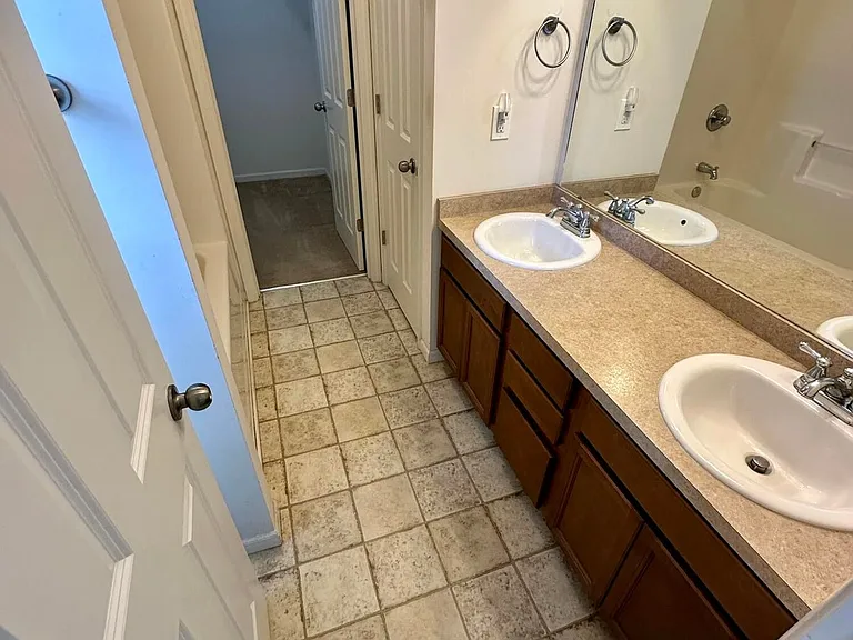 2020 Rambling Rose Ln — Photo 4