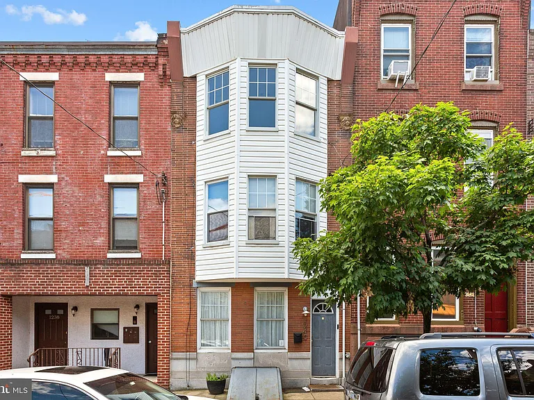 1240 Federal St — Photo 2