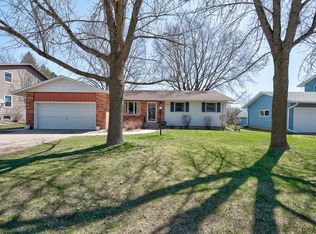 708 N 7th St, Estherville, IA 51334