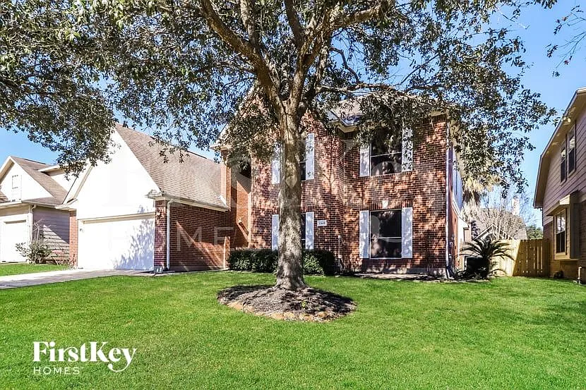 4 bed, 2.5 bath, 2492 sqft, $2,630 — Photo 2