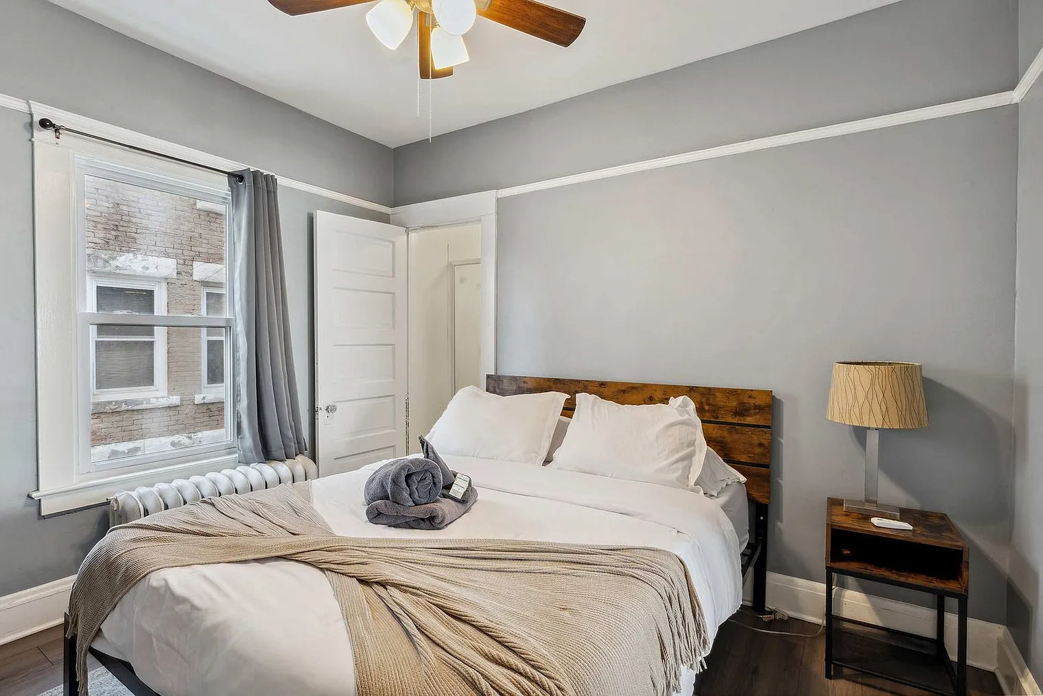 2 bed, 1.0 bath, 796 sqft, $1,928 — Photo 4