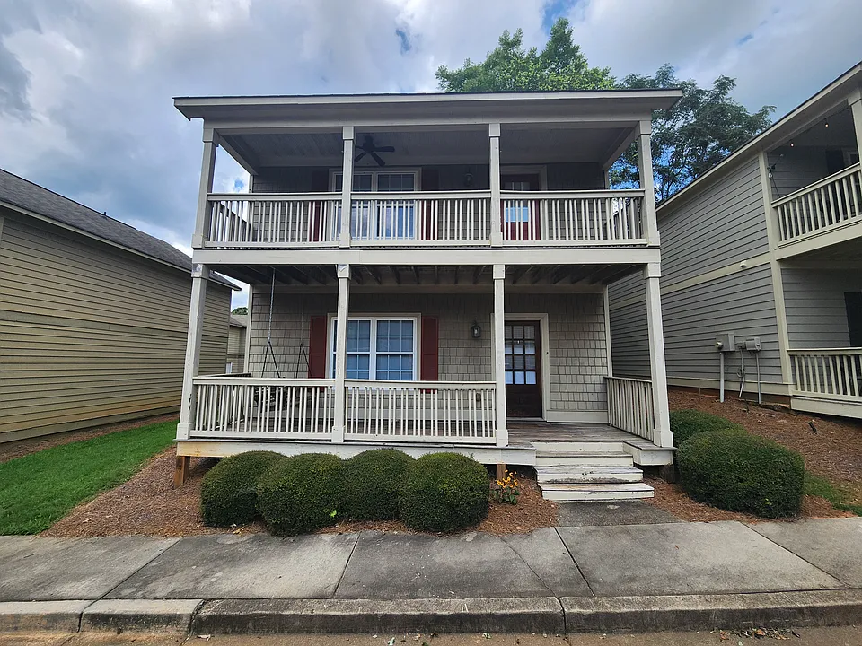 239 Ruth St #16