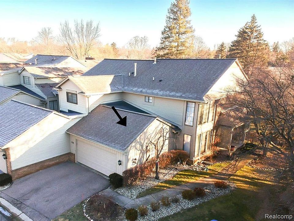 6002 PEBBLE LANE CT West Bloomfield MI Zillow