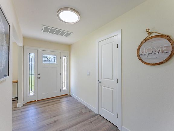 5th image of 1145 Sherry Ln