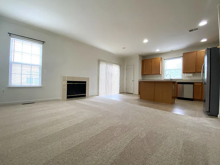 1601 Wilcox Ave — Photo 9