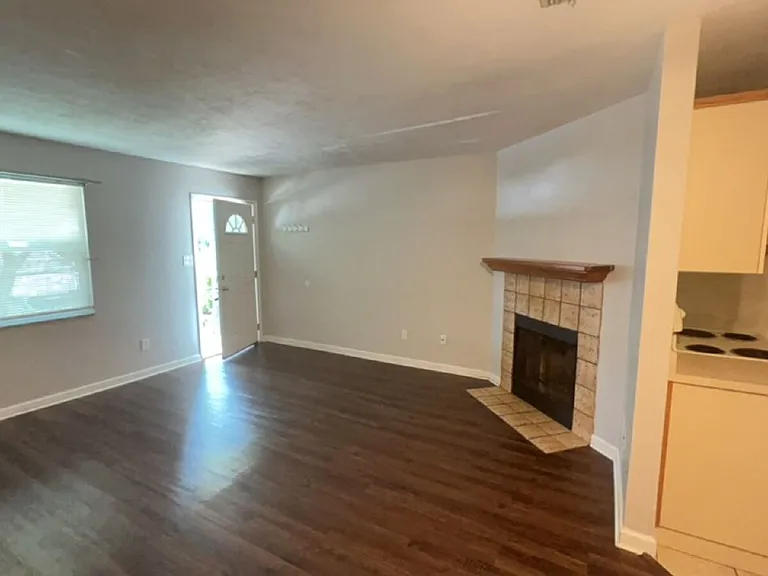 2530 Mar Ct — Photo 6