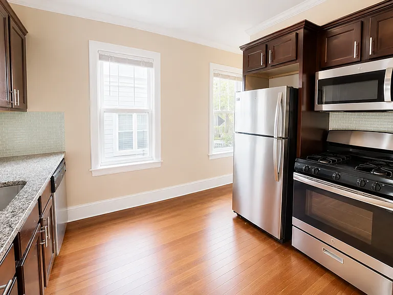25 Chilcott Pl #1 — Photo 2