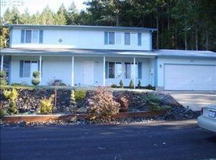 571 Reynolds St, Canyonville, OR 97417