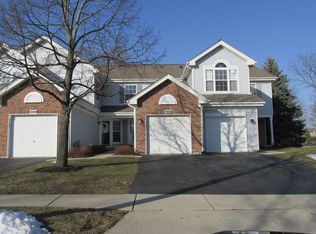 2002 Waverly Ln, Algonquin, IL 60102