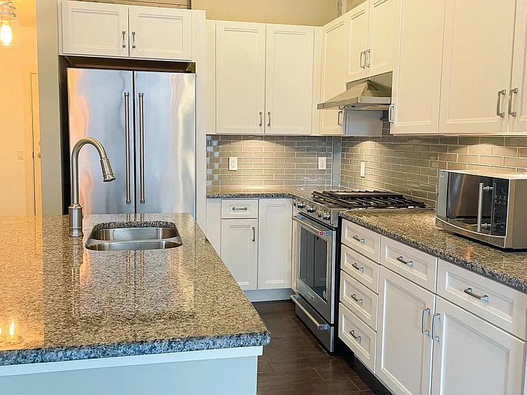 41 W Lemon St #207 — Photo 3
