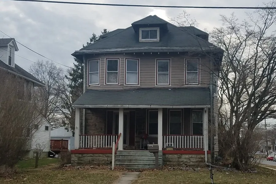 1222 Amosland Rd photo 1