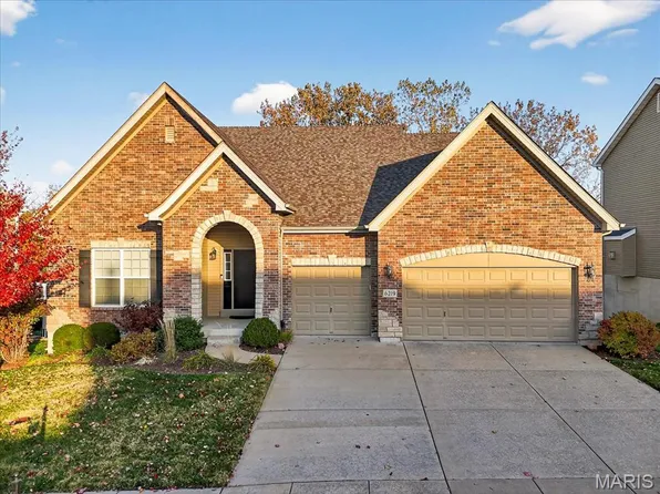 6219 Pathfinder Dr, Saint Louis, MO 63129