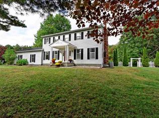 16 Mountainwood Dr, Glenville, NY 12302