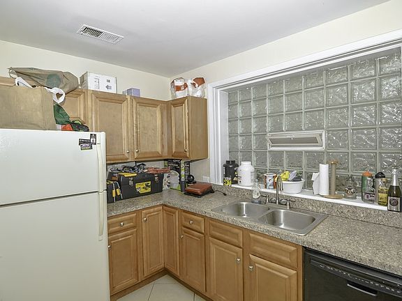 3rd image of 1436 W Belmont Ave #6H
