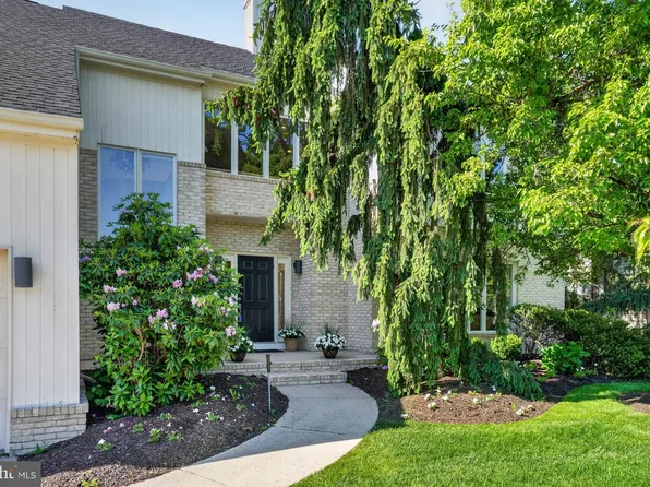 46 Downing Ln, Voorhees, NJ 08043
