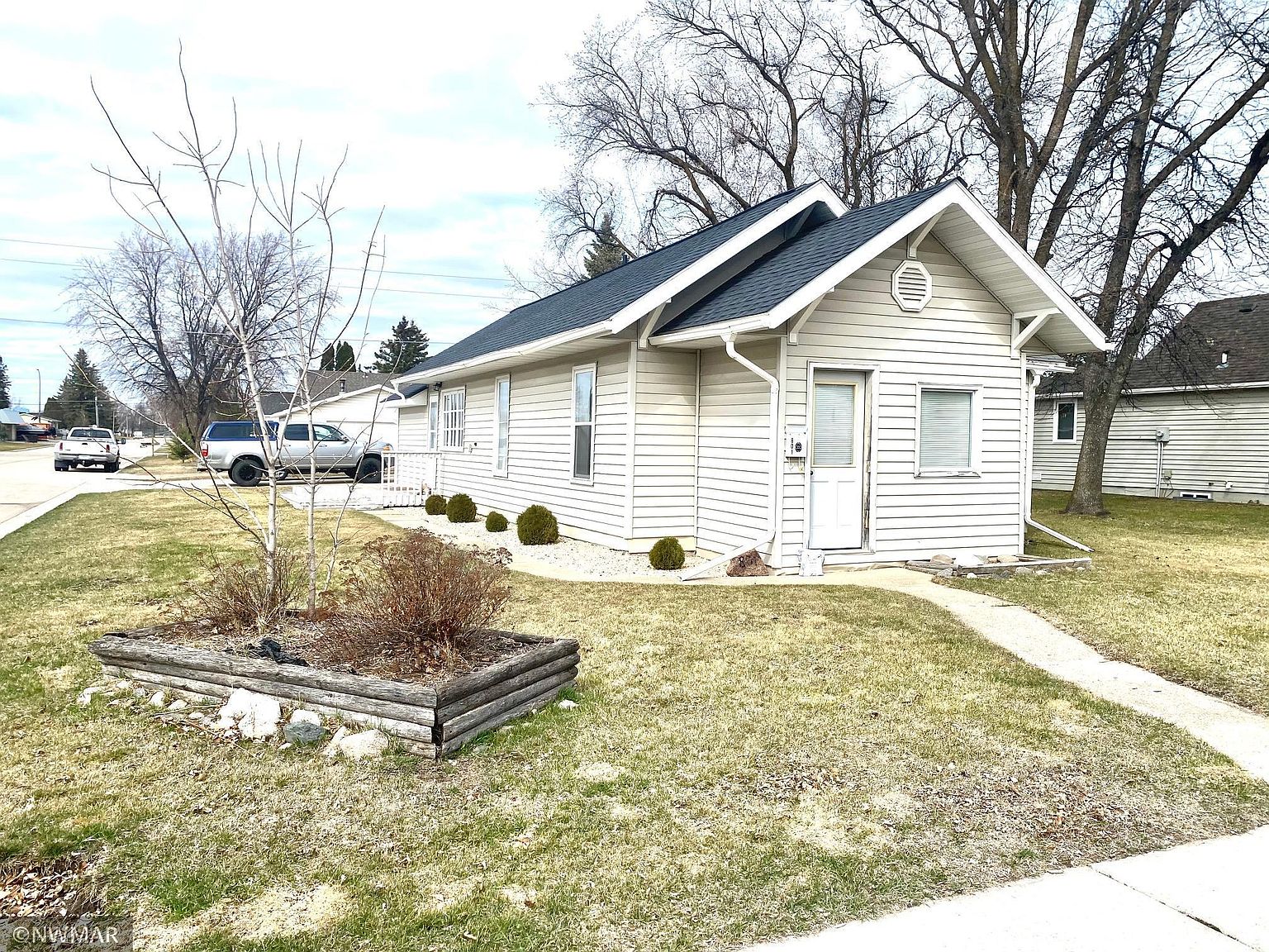 801 Center St E, Roseau, MN 56751 Zillow