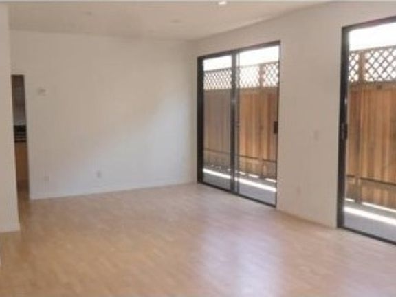 4th image of 1435 26th St Unit 12