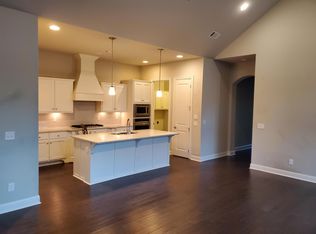 1313 E Cicero Ln, Fayetteville, AR 72703