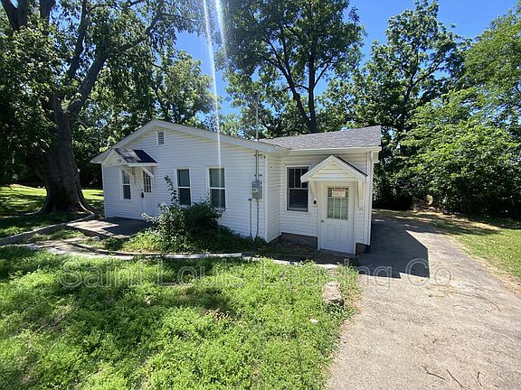 2nd image of 3745 Dixie Dr