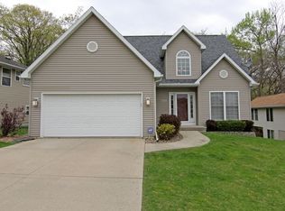 1335 34th St SE, Cedar Rapids, IA 52403