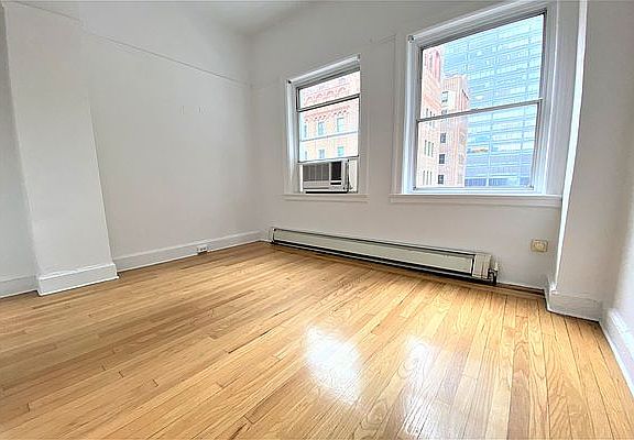 3rd image of 150 E 39th St #1002-3