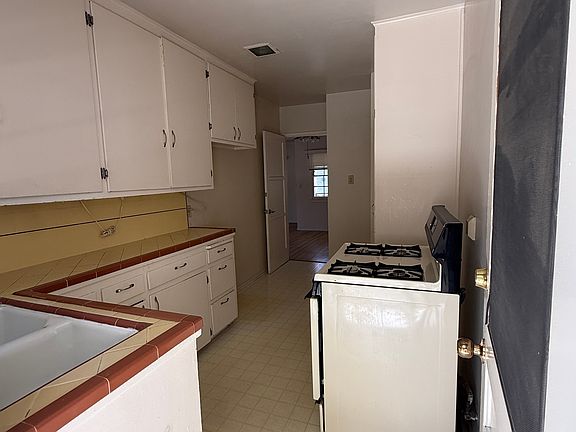 5th image of 14518 Benefit St #14518