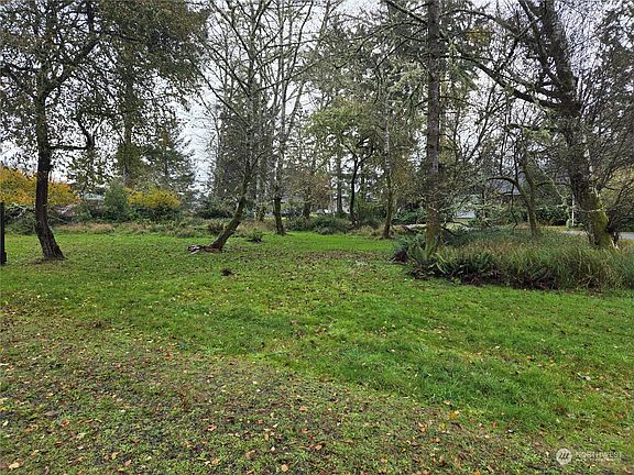 3rd image of 494 Snahapish Avenue SE