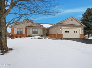 2165 Glenacres Ct, Maumee, OH 43537