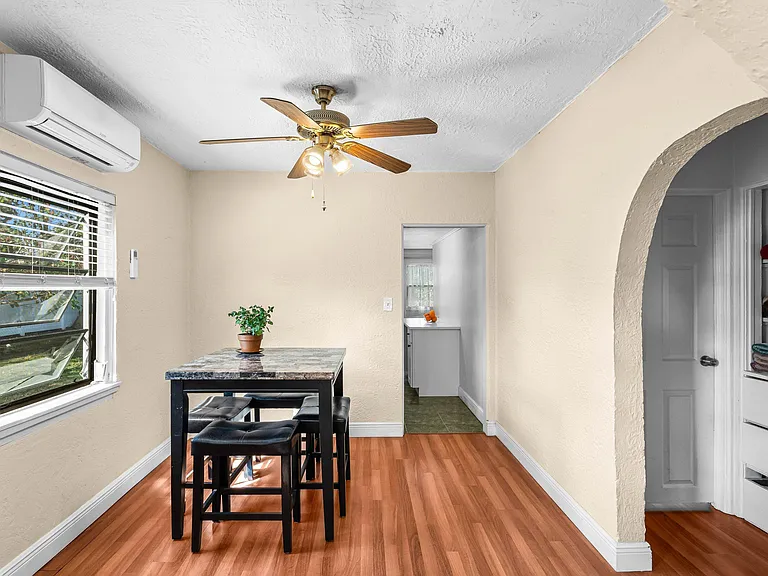 921 S M St — Photo 10