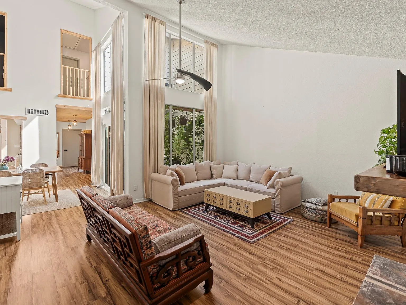 2 bed, 2.0 bath, 1809 sqft, $2,500 — Photo 1