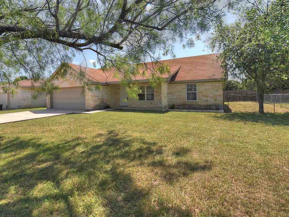 1st image of 638 Aspen Ln