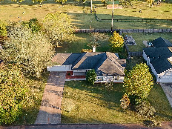 4th image of 234 Harrow Cir