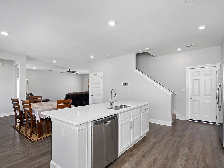 6313 Town Ln — Photo 9