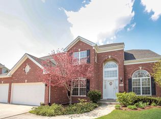 1238 N Rosewood Ct, Palatine, IL 60067