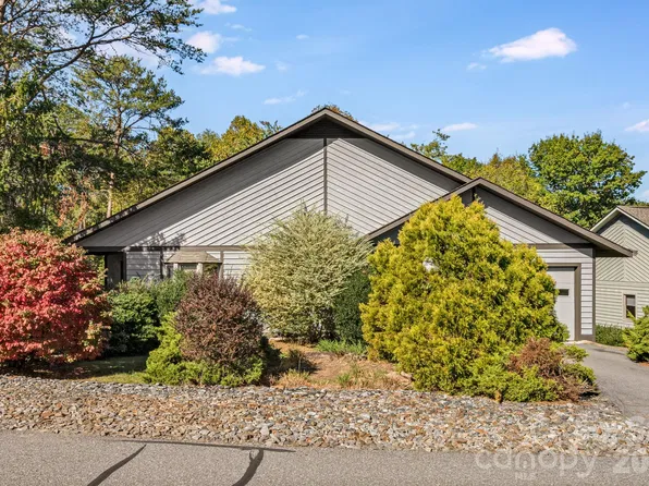 8 Zachary Ridge Rd, Asheville, NC 28804