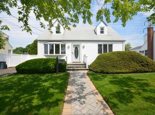 3665 Mallard Rd, Levittown, NY 11756